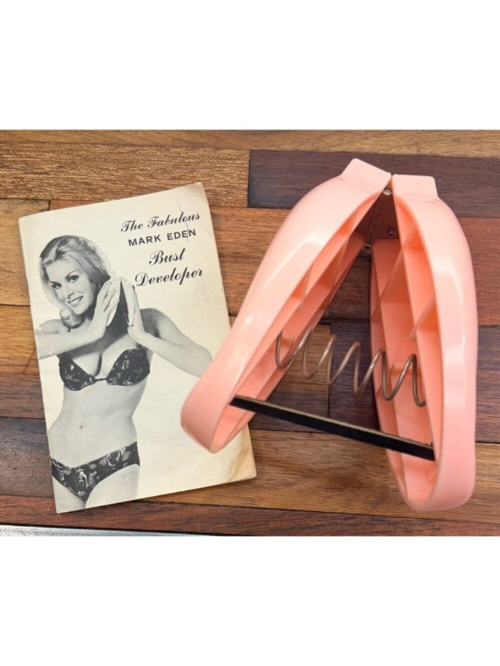 Vintage Mark Eden Bust Developer Clamshell Exerciser & Original 1965 Booklet